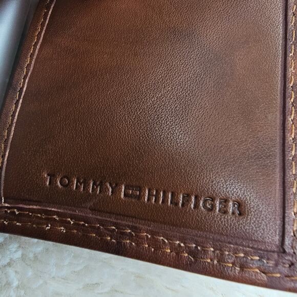 Tommy Hillfiger Men's Brown Swril Look leather wallet Used once Soft India made - Picture 7 of 10